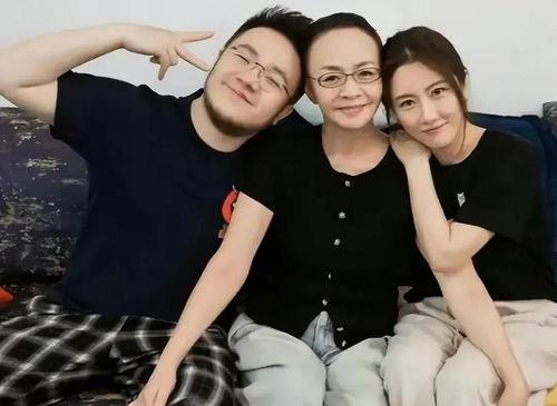 娱乐八卦事件爆料吃瓜,明星隐私大曝光，吃瓜群众狂欢时刻！  第2张